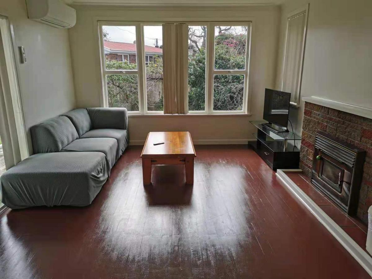 White Weather Board House Auckland Zimmer foto